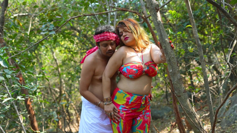 JAYESH GUPTA: Un'affascinante Storia Di Romanticismo Nella Giungla Si Svolge Mentre Una...