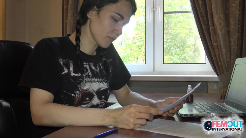 Femout XXX: Femout: Alisa Cums Really Hard!