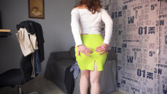 Teasecombo 4K: Amatérská milfka zkouší na tahu pracovní oblečení v kalhotkách s...