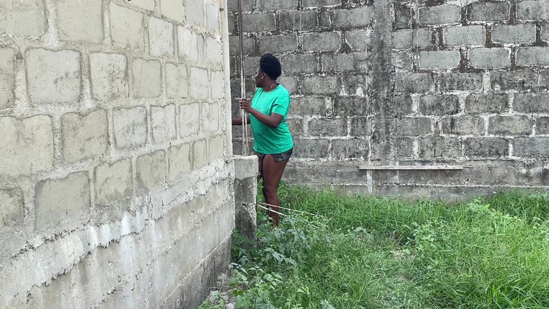 Creamyshuga: Baksidan av byggnaden till hennes flickvän