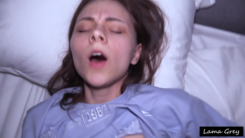 Cyber pussy: Ona je nerdy - studium a šukání s nerdy Teeny