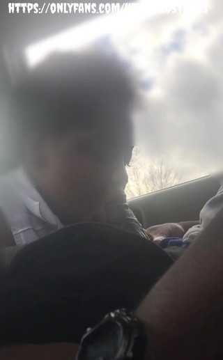 Jenko: Y O U N N G 贫民窟荡妇吮吸我的鸡巴并吞下精液，然后她的男朋友拉起来。不得不在她的嘴里啪啪