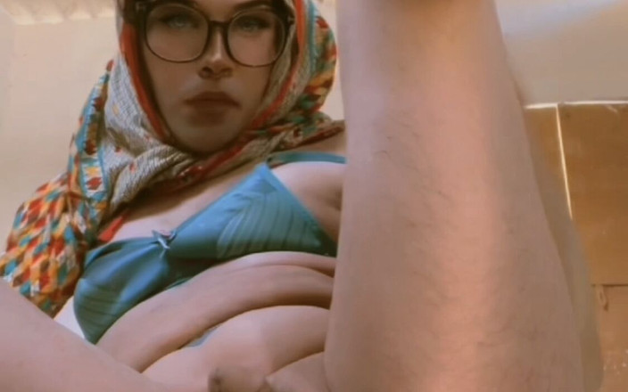 Apple00001: Anal Academy, partie 1, doigts du cul