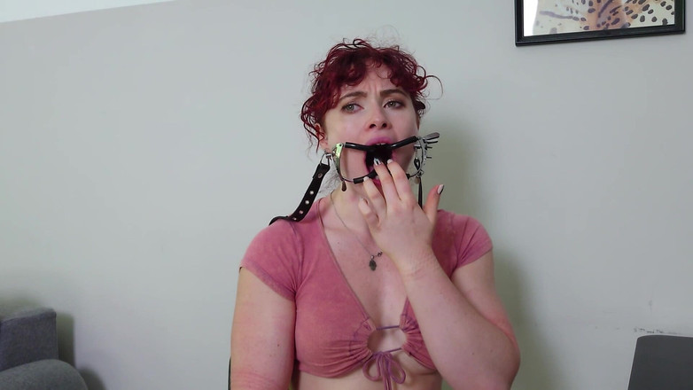 Latina Fetish: アレクシス・ルナの激しいボンデージ体位の後のギャグテスト!パート2