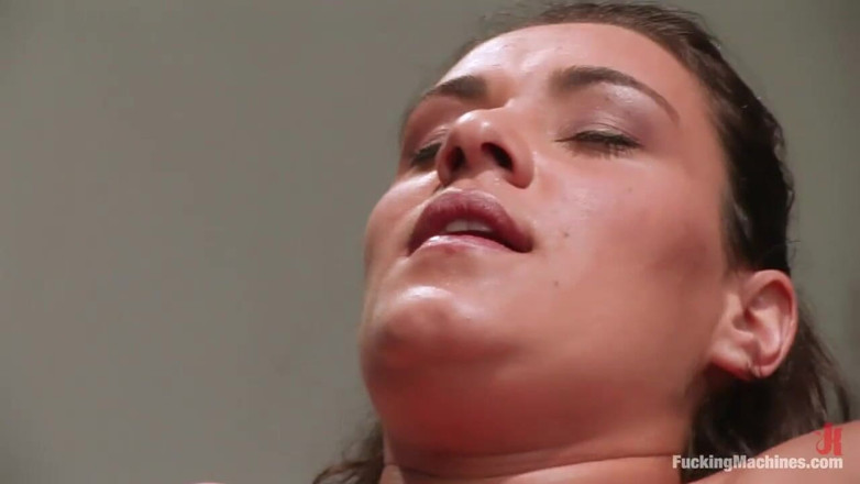 Fucking Machines by Kink: Charley Chases macht es im fickmaschinen-Fitnessstudio