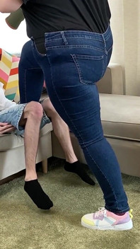 Detonazione testicolare! Il suo cavallo ci odia così tanto haha! - Dave Moon - Jennifer - Bbusting (ballbusting)