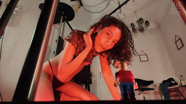 LUXurious Sins: The Tiny Visitor- Giantess Fetish with Mistress Diosa Mor