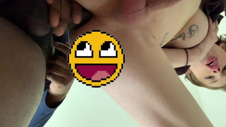 Hott girl pawn studio: Futând o roșcată superbă.