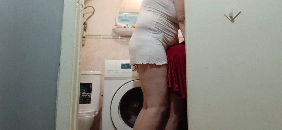 Lesbian-illusion: Mentre mio marito è al lavoro, fotto il mio vicino con...