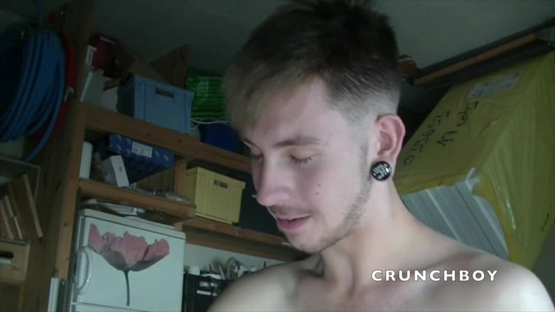 BAREBACK FUCK CLUB: James viene scopato senza preservativo dal suo amico Mika