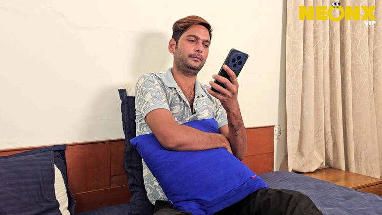 NeonxOTT: Desi coppia che si gode il sesso