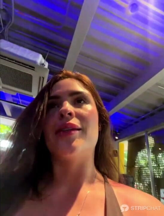 Milf Latina: I Like to Show My Vagina at the Gym in...