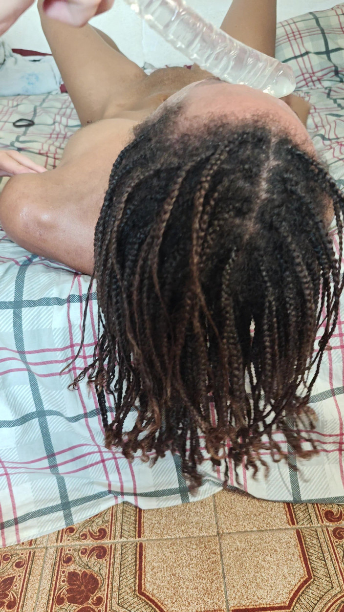 Lily Slav: Entrenamiento de garganta sumisa con un consolador enorme