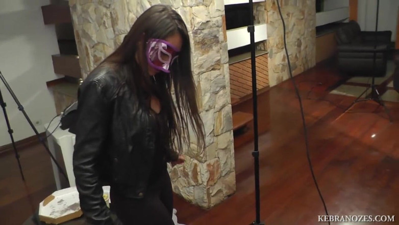 Kebranozes: Ballbusting, livraison