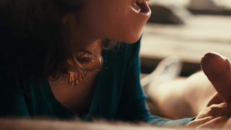 RedLili: Kızıl saçlı kız açık havada babasının yarağını emiyor