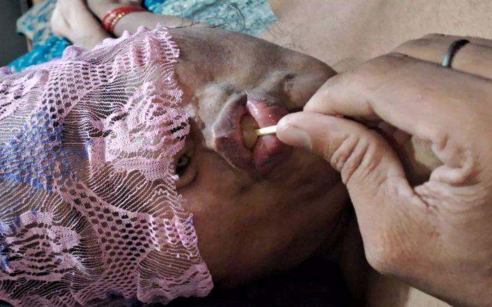 Bengali sex musti: Üvey erkek kardeş ağza sikişiyor