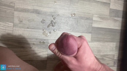 Erect Dick Bi: Кінчаю швидко в уповільненій зйомці! Крупним планом дрочить мій поголений член! POV!