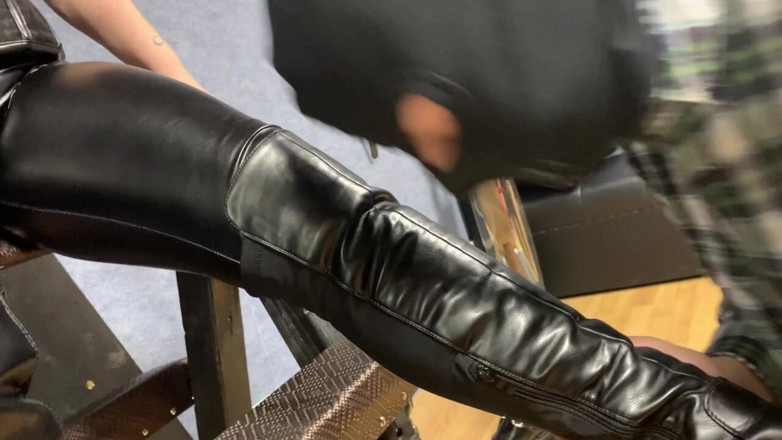 Maitresse Clara: Everything for My Thigh-high Boots and My Feet