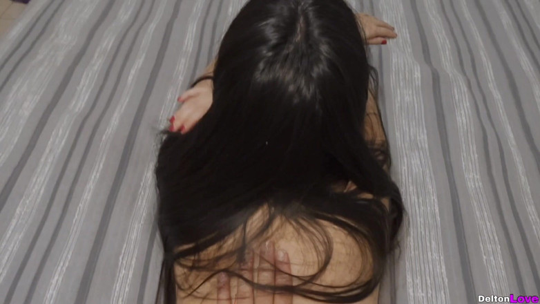 DeltonLove: 그녀의 보지를 먹고 그녀를 존나게 따먹는 걸 좋아하는 이웃