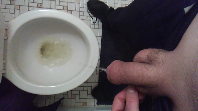 LilTaste: Čůrání při částečně oholené