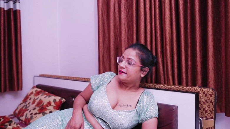 Shah ji: Heet meisje verleid door de huisbaas en wordt geneukt