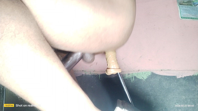 Best Bangladeshi porn: Seks anal pakai mainan seks yang beda-beda, ayo pakai mainan...