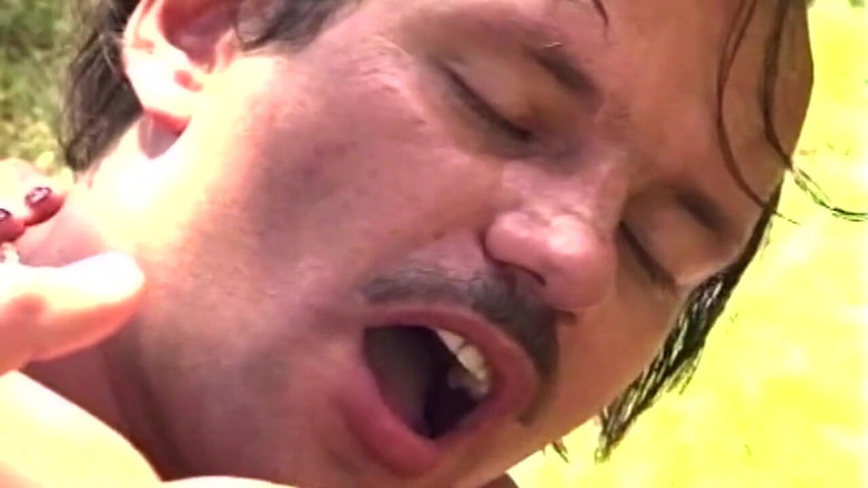Onlyxfans: Cita de picnic explota en golpes al aire libre y...