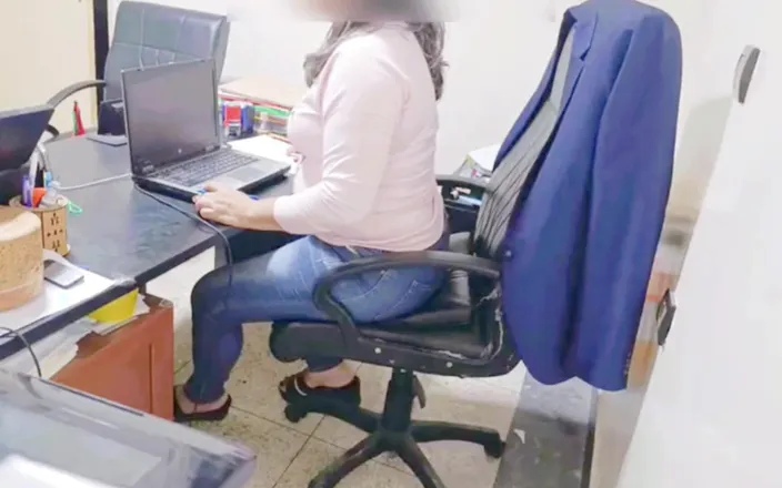BBW LATINA: I Finally Got My Coworker to Fuck Me in My...