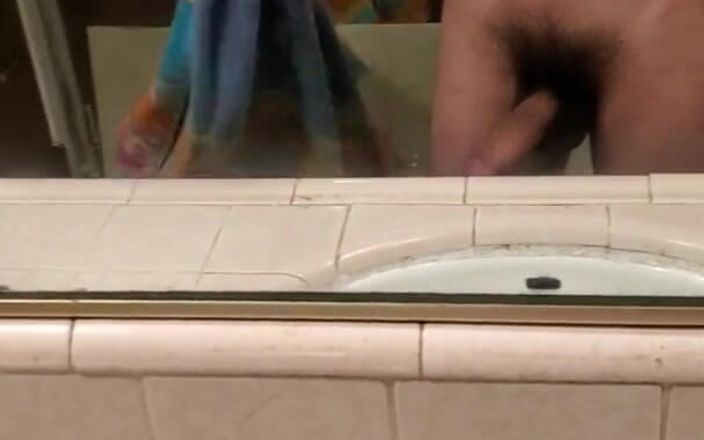 Z twink: Una teen di 18 anni nuda in una chat in doccia
