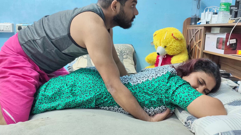 Vaigavarun45: Mallu เมียสุดฮอตจูบตูดโรแมนติกโดยผัว