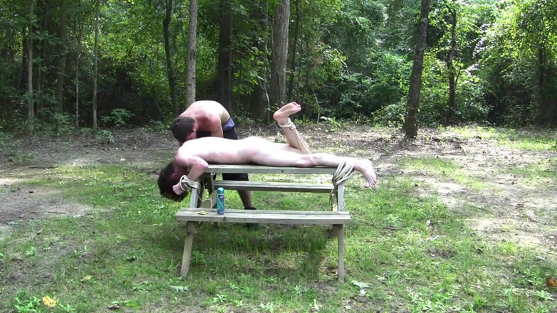 Dream Boy Bondage: Table à topped - chapitre 2