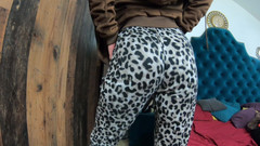 MilfyCalla: ホームウェア・トゥワーク ティーザー - ビッグアス・ジグル&ノーパンティの雰囲気