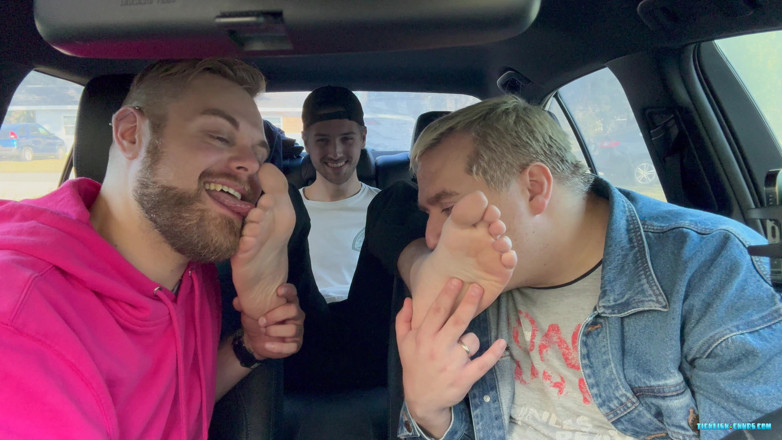 Ticklish Chubs: Snyft: Dimitri