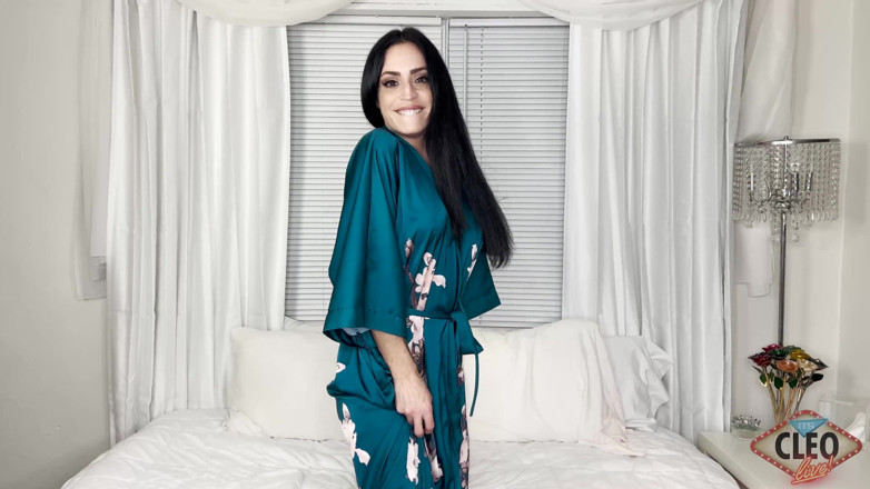 Cleo: Striptýz sexy robe Cleo