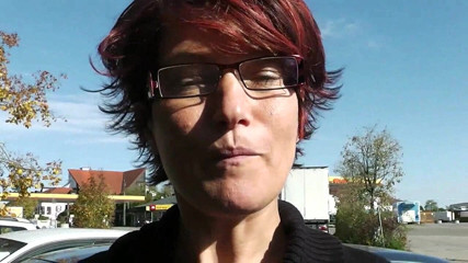 Popp Sylvie: Blowjob at the truckstop - outdoor alert