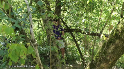 Nick Lewis: Gay cruising nella foresta, pompino caldo