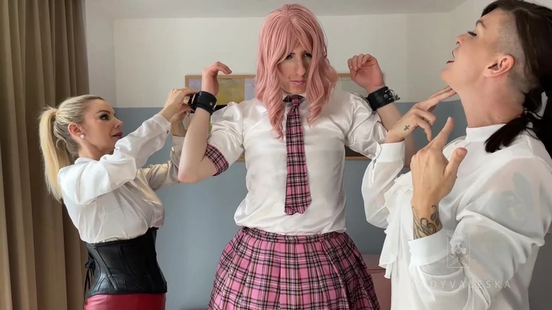 Lady Valeska: Sissy College - les 3 - deportatie