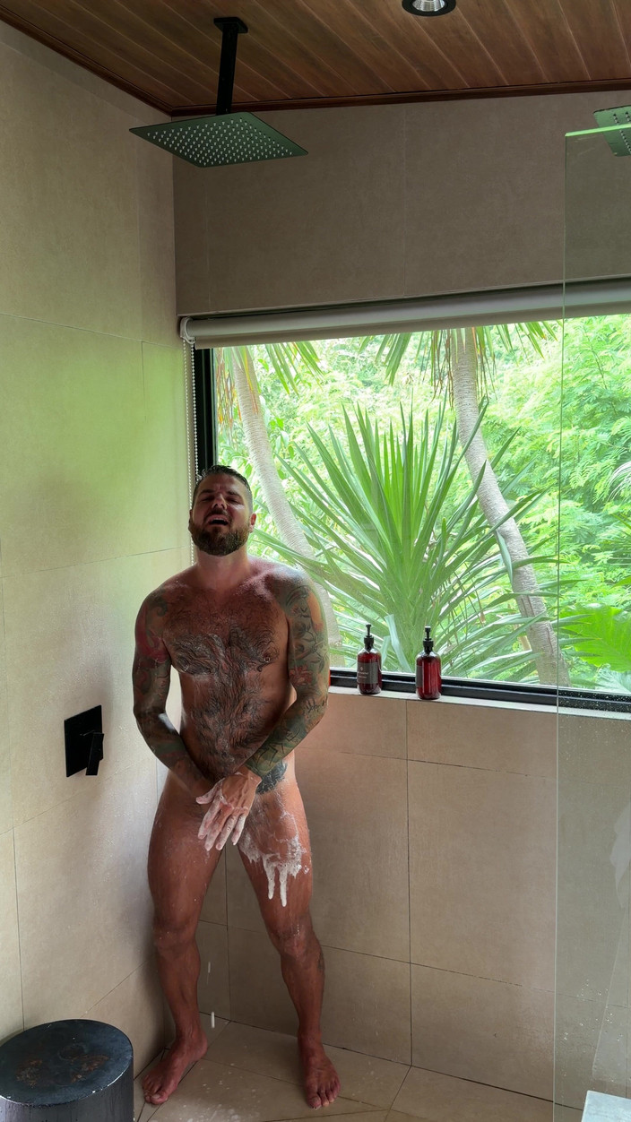 Anton Brazil: Duşta A