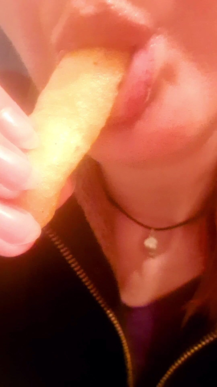 Ana Liz: Kinky Girl suger potatis