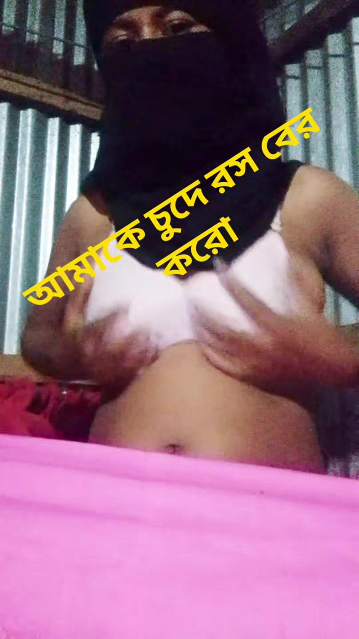 priyastar99: Sexy žena masturbuje rukou - video