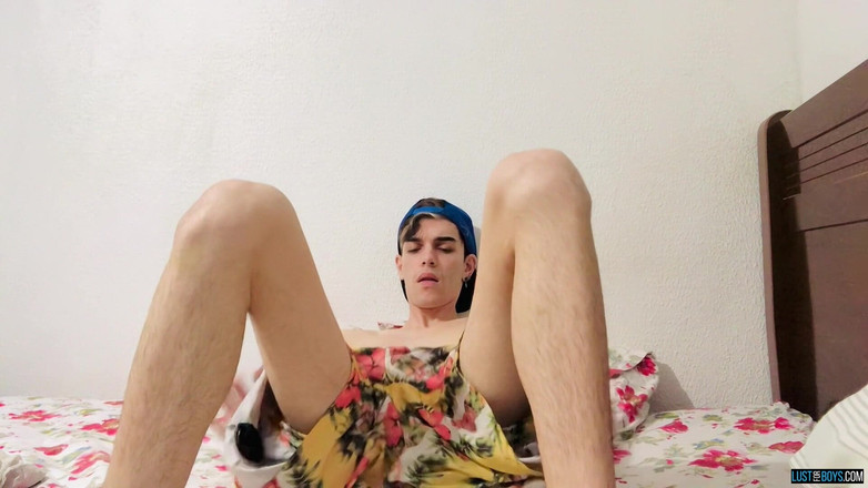 Lust for boys: Freeballing Boy Squirts Big