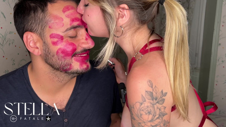 Stellafatale: Lipstik tanpa henti berciuman di wajahnya