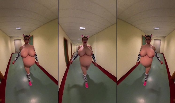 Sissy Adventures: Mała ciężarna krowa Chantal z dużym brzuchem i dużym cyckiem...