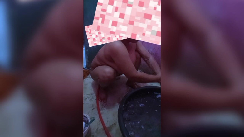 Citra: Ukuran payudara ibu mertuaku