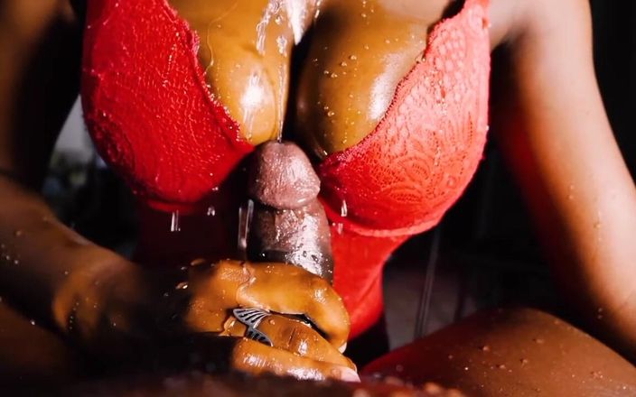 Elenabon: Ebano titty scopata fine con sborra su tutte le tette...