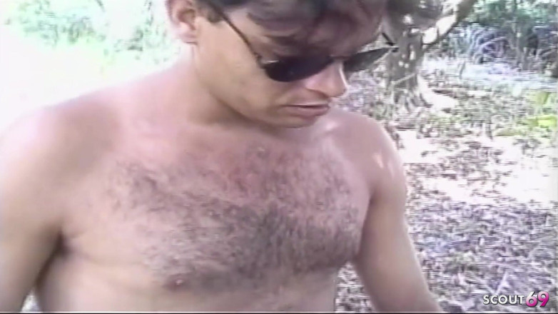 Shemale TS Collection: Latina tranny geneukt in strakke kont door drie jongens buitenshuis