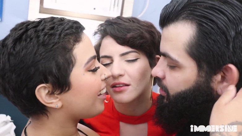 Lady Snow Brasil: Threesome Sex! Fucking the Ass of Two Lesbian Friends
