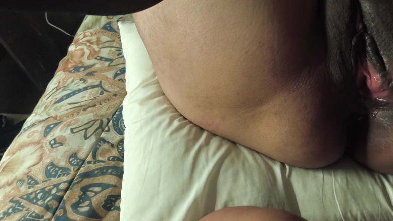 Moo DBOXXX: Mám sex se svou tchýní celý den, navštěvuje mě tajně...