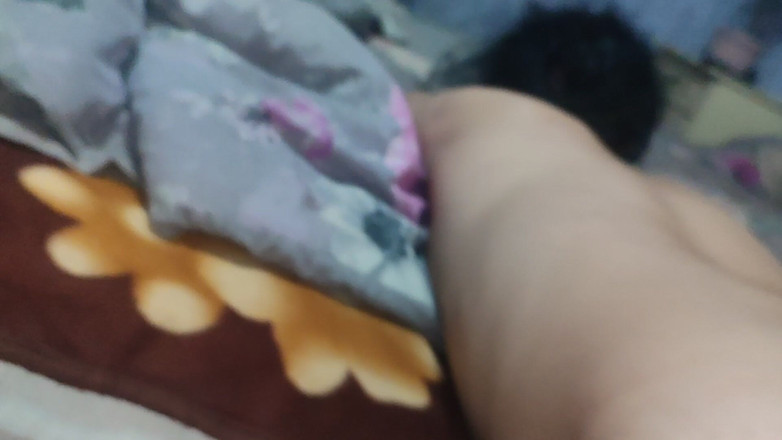 DirtyLubov: Anal cu păr negru dezbrăcat