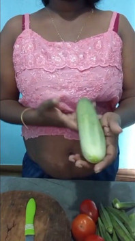 Malayali Lady Cucumber in Puzzy